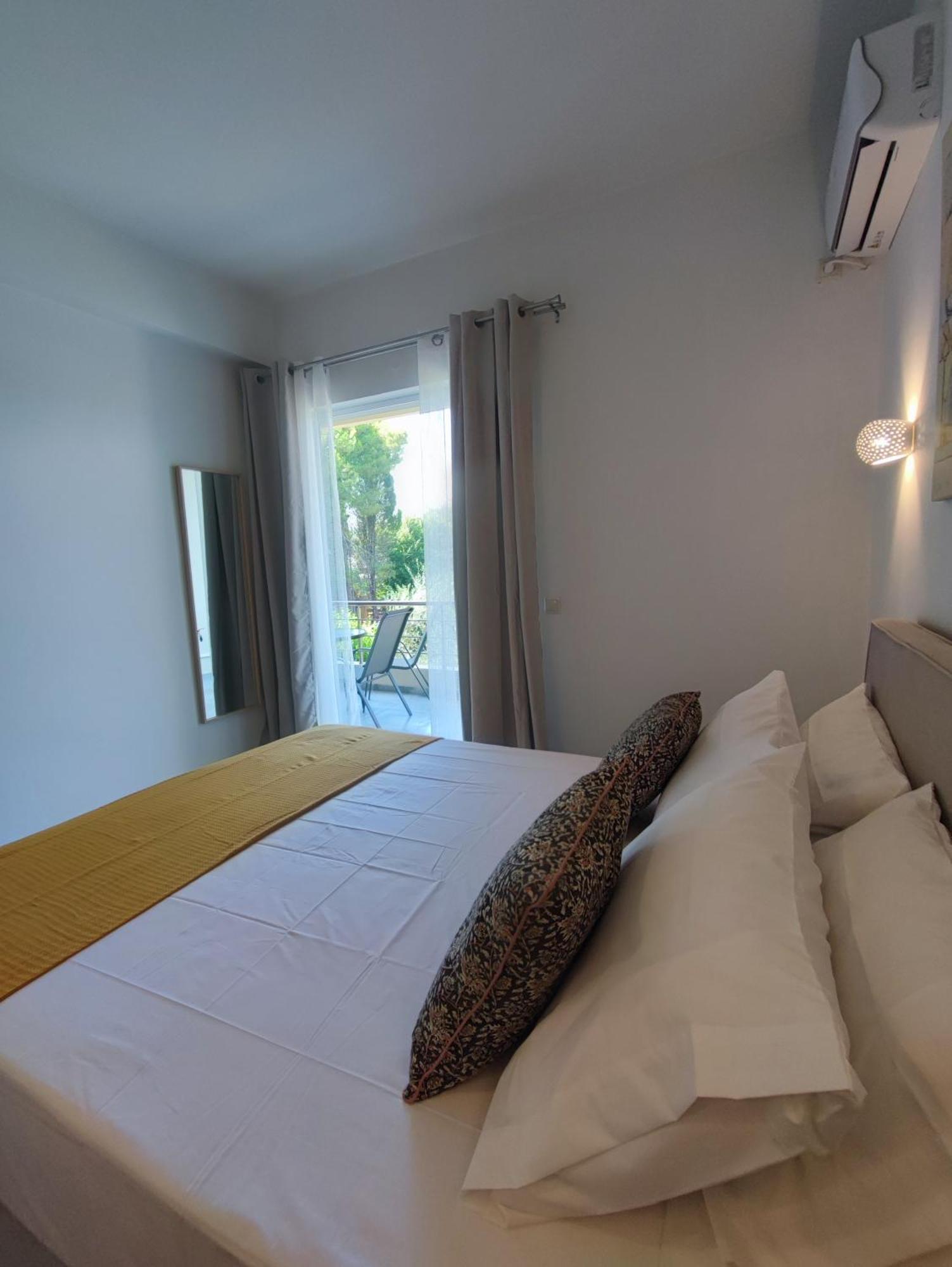 Coritos Holiday Apartments คอนโตกาลิ ภายนอก รูปภาพ